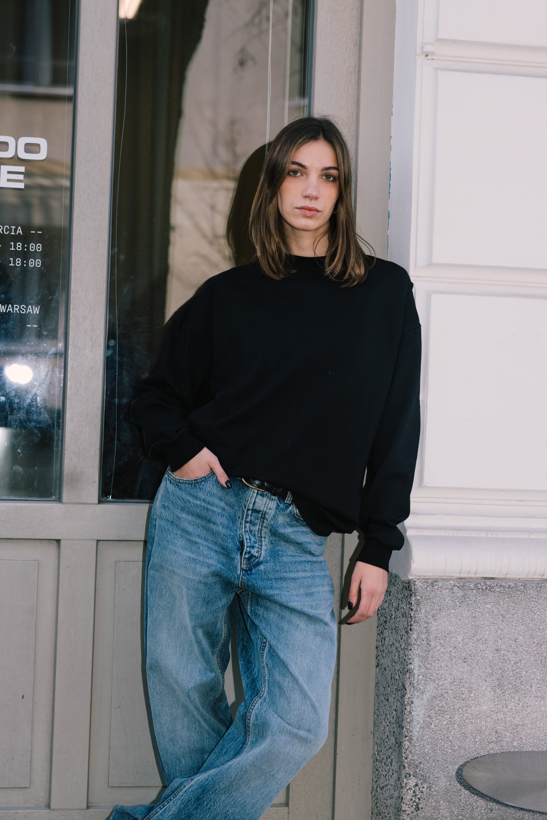 BLACK OVERSIZED LONGSLEEVE