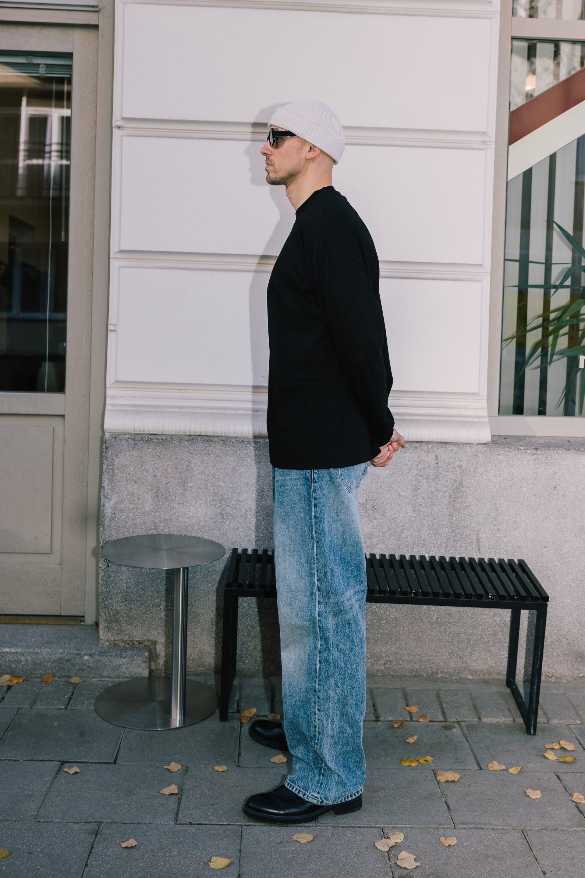 FADED BLUE LOOSE FIT JEANS