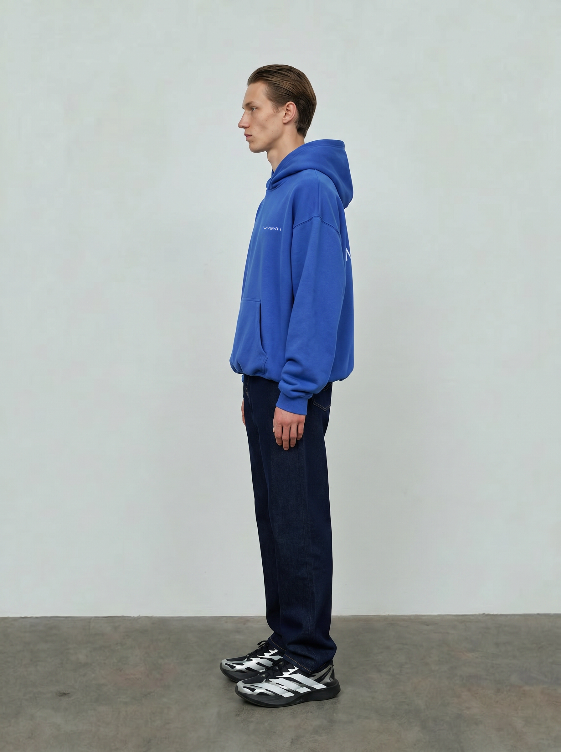KOBALTOWA BLUZA Z KAPTUREM OVERSIZE