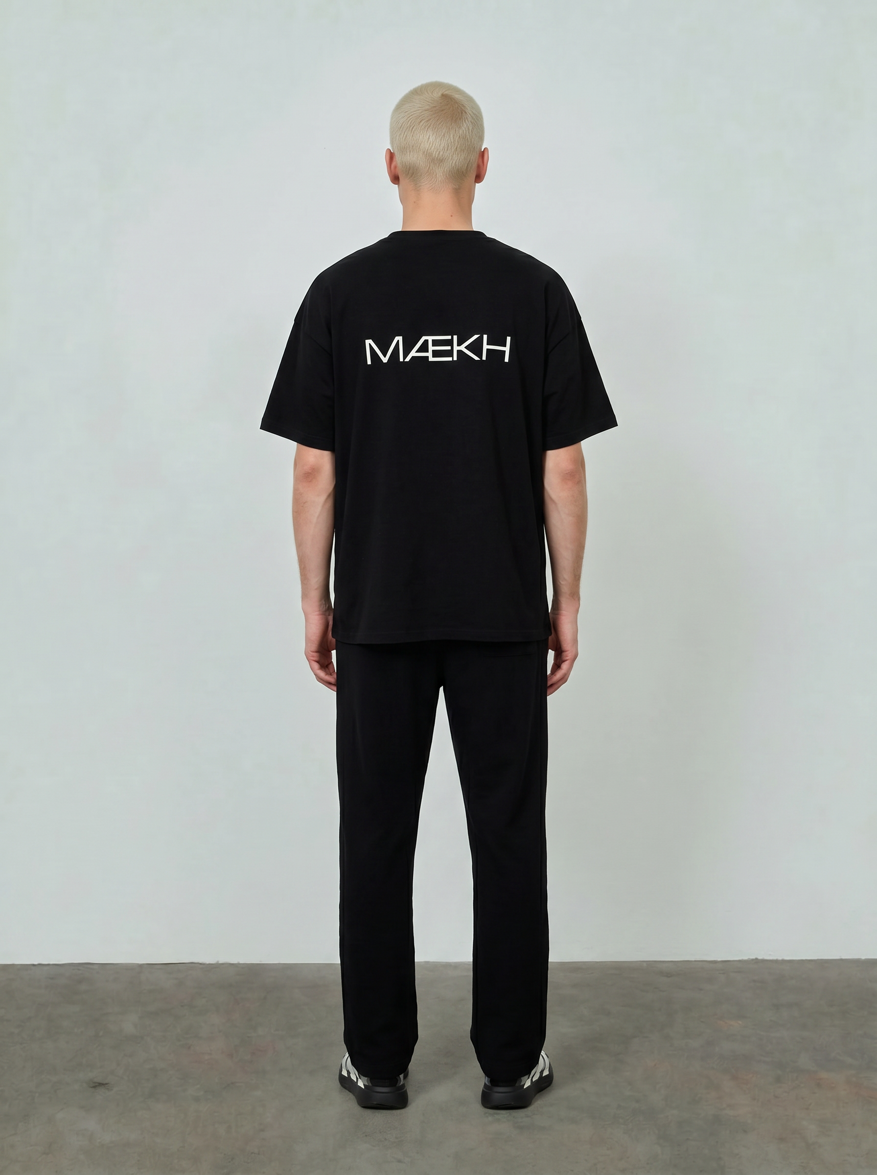 CZARNY LONGSLEEVE OVERSIZE