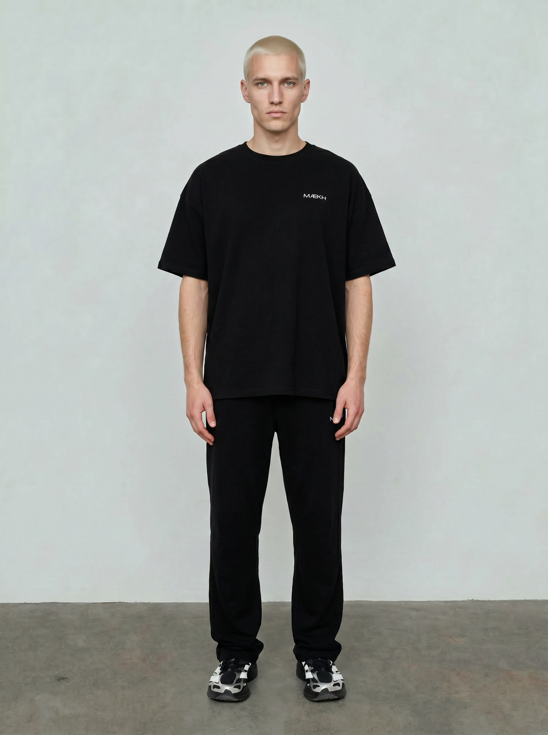 CZARNY LONGSLEEVE OVERSIZE