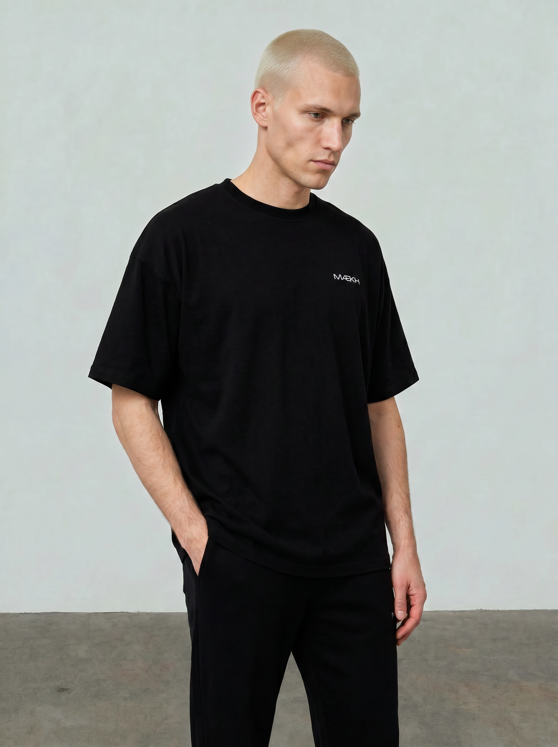 CZARNY LONGSLEEVE OVERSIZE